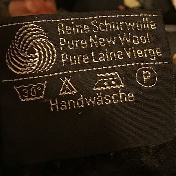 Vintage black wool boléro vest - Picture 3 of 3